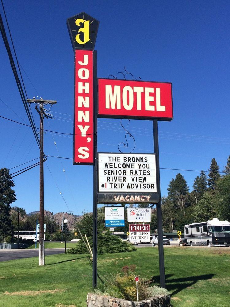 Johnny'S Motel Grand Forks Exterior photo